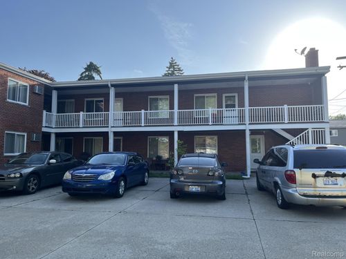 16171 E 11 Mile Road, Roseville, MI, 48066 | Card Image