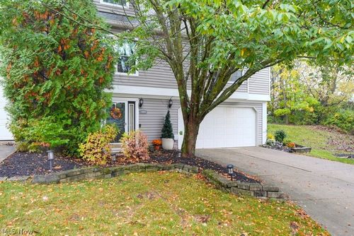 14504 Cross Creek Ln, North Royalton, OH, 44133-4811 | Card Image