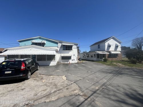 207 Milwaukee Ave, Old Forge, PA, 18518-1402 | Card Image