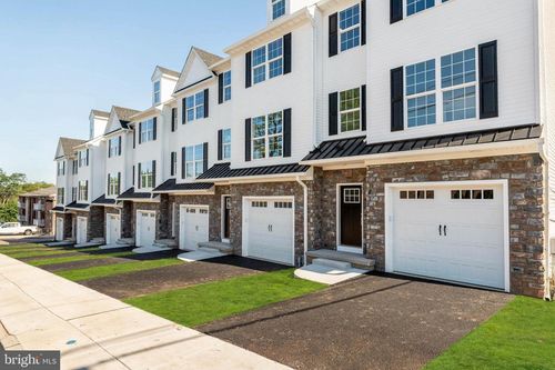 207 8th St, BRIDGEPORT, PA, 19405 | Card Image