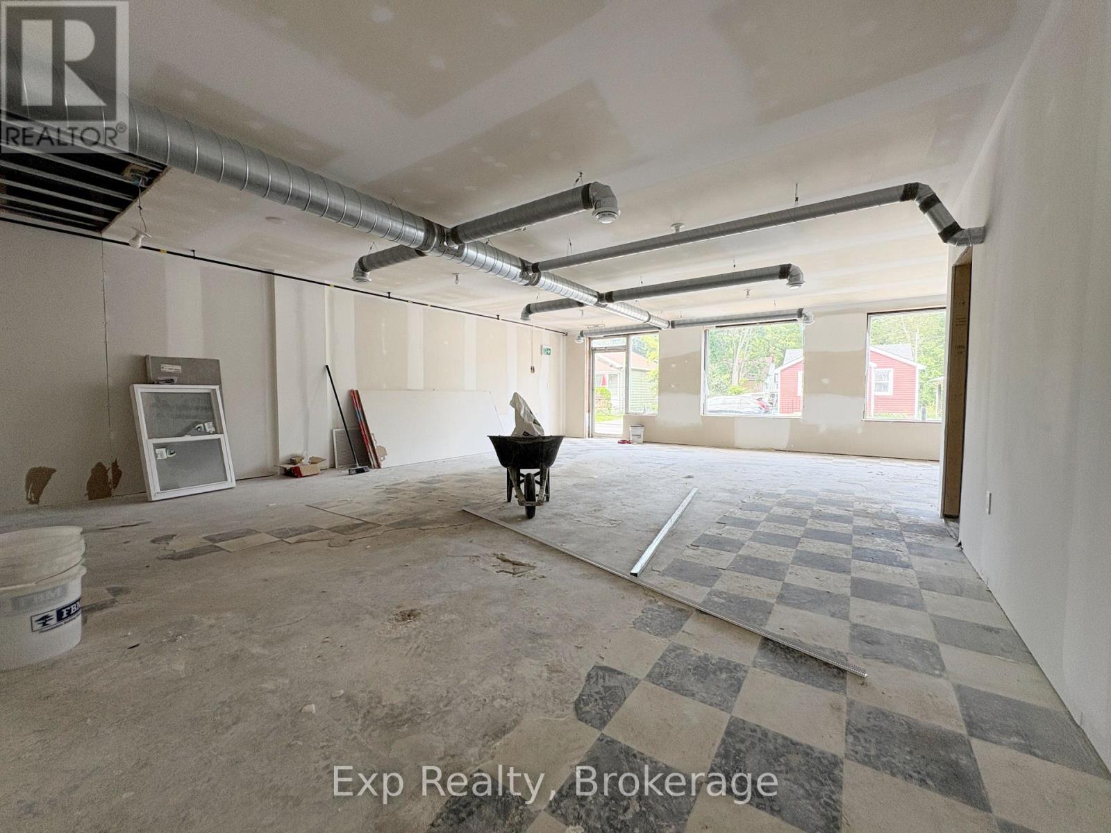 Commercial Lease in Kingston (East of Sir John A. Blvd) 5