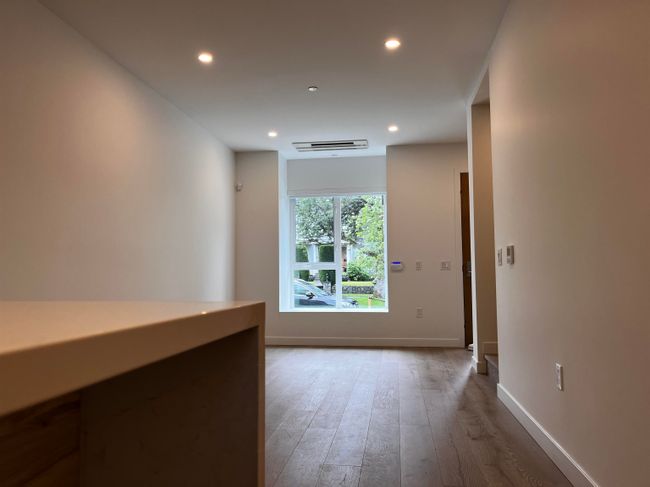 683 W 30 Th Avenue, Townhouse with 3 bedrooms, 3 bathrooms and 2 parking in Vancouver BC | Image 4
