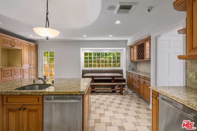 8760 White Oak Ave, House other with 4 bedrooms, 4 bathrooms and 8 parking in Sherwood Forest CA | Image 17