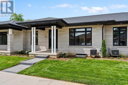 18 Accursi Cres, Niagara Falls, ON, L0S1E2 | Card Image