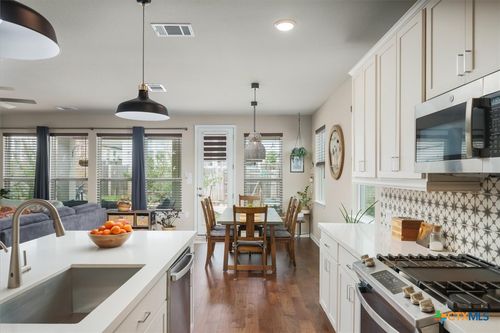 224 Majestic Sage Trl, San Marcos, TX, 78666-4392 | Card Image