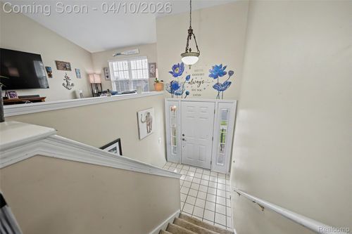 3005 Talon Cir, Lake Orion, MI, 48360-2608 | Card Image