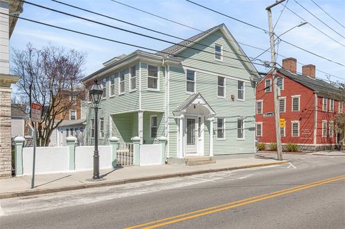 135 Water St, Warren, RI, 02885-3081 | Card Image