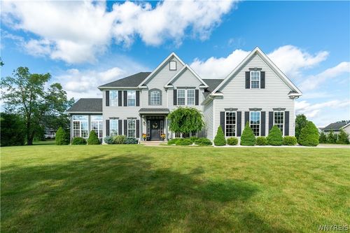 17 Graystone Ln, Orchard Park, NY, 14127-6005 | Card Image