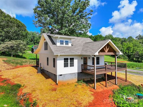 111 Dawn Dr, Waynesville, NC, 28786-7598 | Card Image