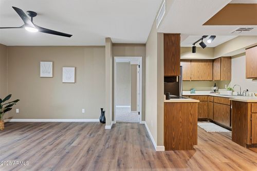 213-4444 E Paradise Village Parkway N, Phoenix, AZ, 85032 | Card Image