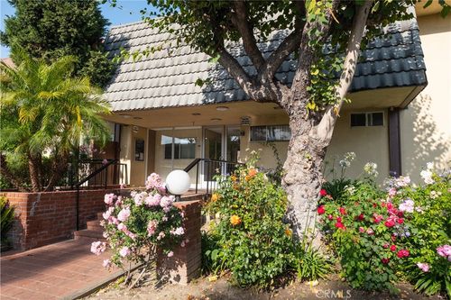 652-4700 Clair Del Ave, Long Beach, CA, 90807-5769 | Card Image