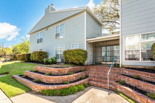 22-1901 N Fitzhugh Ave, Dallas, TX, 75204-4669 | Card Image
