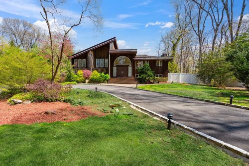 41 Beaumont Dr, Melville, NY, 11747-3415 | Card Image