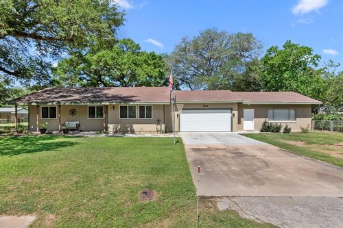 204 King Dr, Columbus, TX, 78934-2060 | Card Image