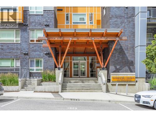 200-722 Valley Rd, Kelowna, BC, V1V0E2 | Card Image
