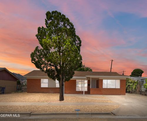 10041 Newcastle Dr, El Paso, TX, 79924-4001 | Card Image