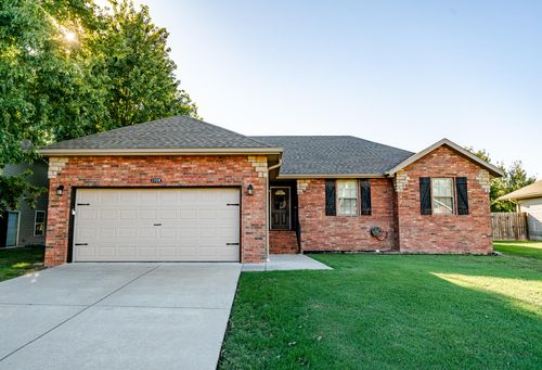 1108 Amanda Ave, Monett, MO, 65708-8420 | Card Image