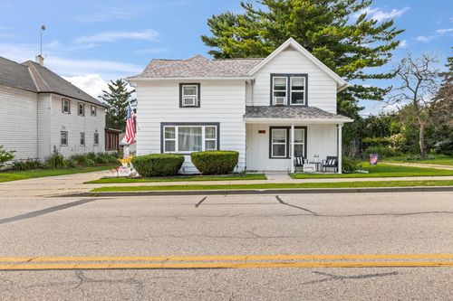 213 Kettle Moraine Drive S, Slinger, WI, 53086 | Card Image