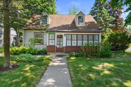 8125 W Dixon Street, Milwaukee, WI, 53214 | Card Image