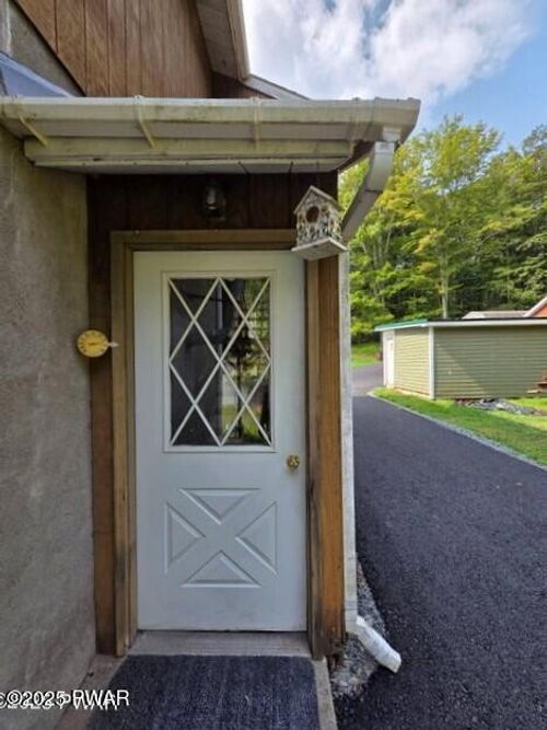 1183B Route 507, Greentown, PA, 18426-3714 | Card Image