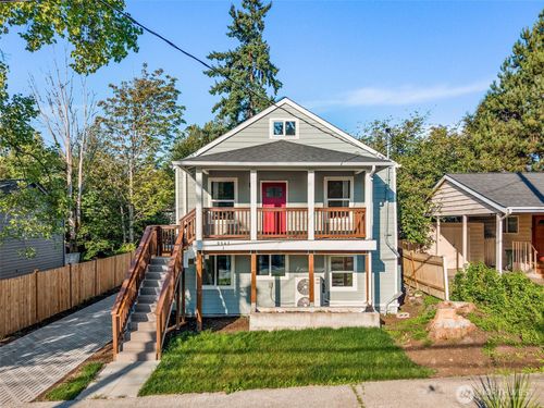 9547 Wallingford Ave N, Seattle, WA, 98103-3523 | Card Image