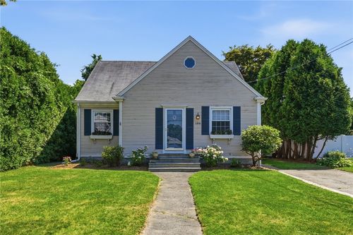106 Fales Rd, Bristol, RI, 02809-1644 | Card Image