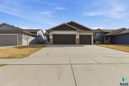9413 W Liam St Street, Sioux Falls, SD, 57106 | Card Image