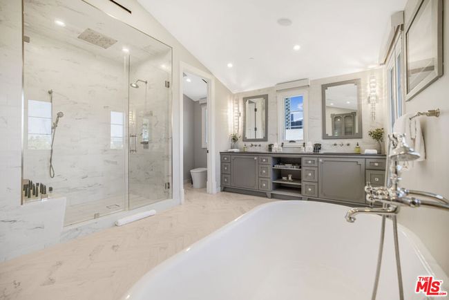 439 S Spalding Dr, House other with 6 bedrooms, 8 bathrooms and 4 parking in Beverly Hills CA | Image 20