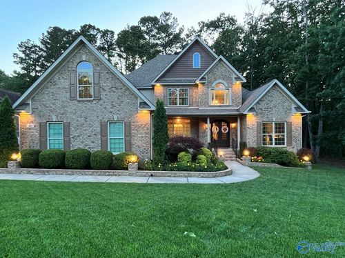 10 Verdant Cir Se, Huntsville, AL, 35803-1922 | Card Image