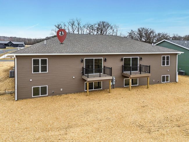 2465 Russell Ct, Home with 3 bedrooms, 3 bathrooms and null parking in REEDSBURG WI | Image 4