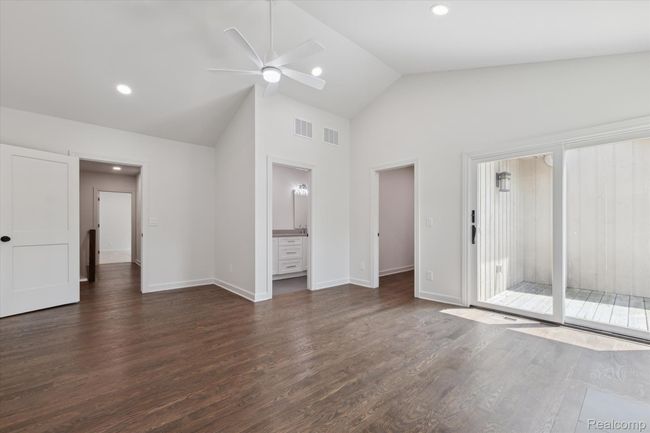 20-1105-Ivyglen-Cir-Bloomfield-Hills-MI-48304-WindowStill-30.jpg | Image 17