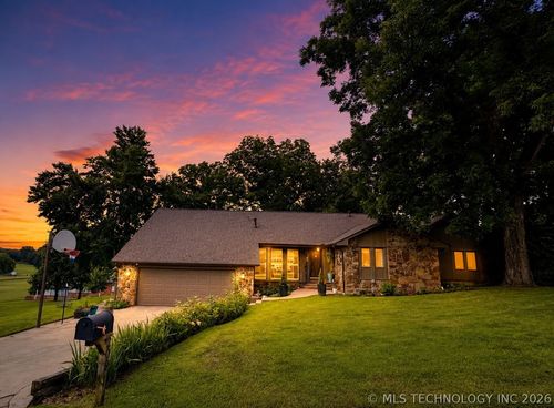 209 Walnut Cir, Grove, OK, 74344-2613 | Card Image