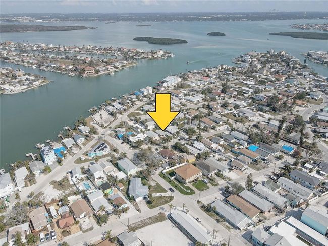 13313 2 Nd St E, House other with 2 bedrooms, 1 bathrooms and null parking in Madeira Beach FL | Image 33