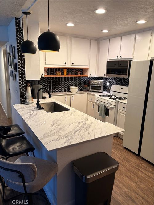 2105-31200 Landau, Cathedral City, CA, 92234 | Card Image