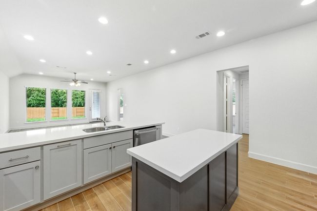 177 Plumbago Loop, House other with 4 bedrooms, 3 bathrooms and 2 parking in Bastrop TX | Image 6