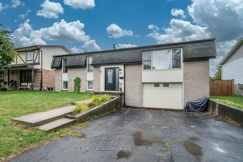 19 Mortensen Dr, Amherstview, ON, K7N1W2 | Card Image