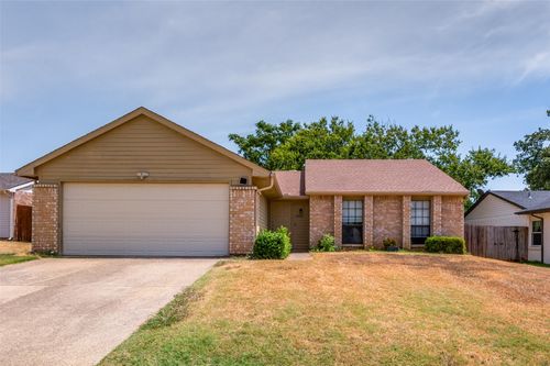 2602 Knoll Trail, Euless, TX, 76039 | Card Image