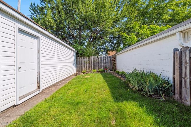 8306 Deerfield Dr, House other with 3 bedrooms, 2 bathrooms and null parking in Parma OH | Image 44