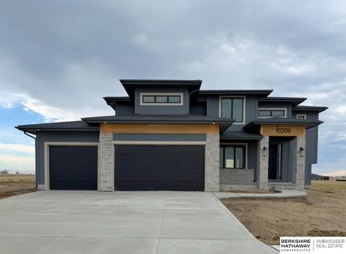 10209 S 214th St, Gretna, NE, 68028-3656 | Card Image