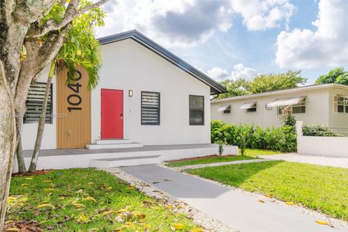 1040 Nw 120th St, North Miami, FL, 33168-6331 | Card Image