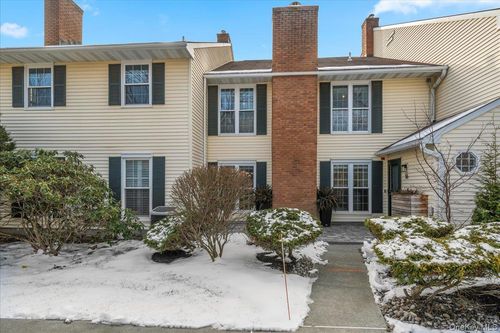 107-56 The Cir, Warwick, NY, 10990-3338 | Card Image