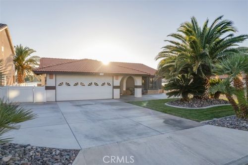 18355 Niagara Dr, Victorville, CA, 92395 | Card Image