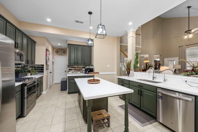 13718 Cardinal Flowers Dr, House other with 4 bedrooms, 3 bathrooms and 2 parking in Cypress TX | Image 16