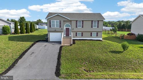 481 Ives St, MARTINSBURG, WV, 25405-3611 | Card Image