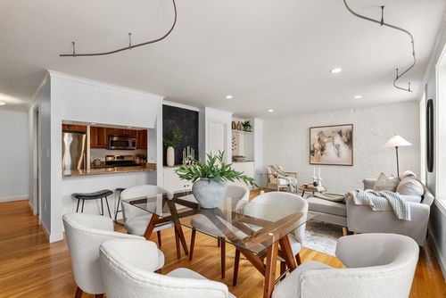 4ab-17 Bowdoin St, Boston, MA, 02114-4245 | Card Image