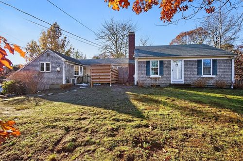 933-935 W Yarmouth Rd, Yarmouth Port, MA, 02675-1949 | Card Image