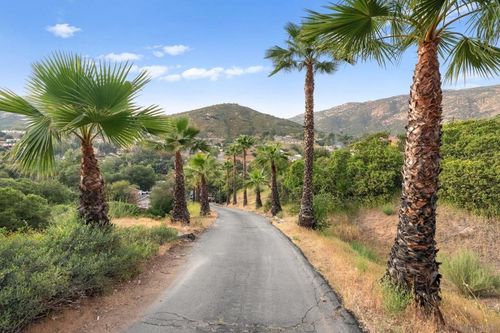 634 Silverbrook Dr, El Cajon, CA, 92019-1552 | Card Image
