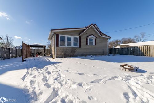 1924 1st Ave, Perry, IA, 50220-1211 | Card Image