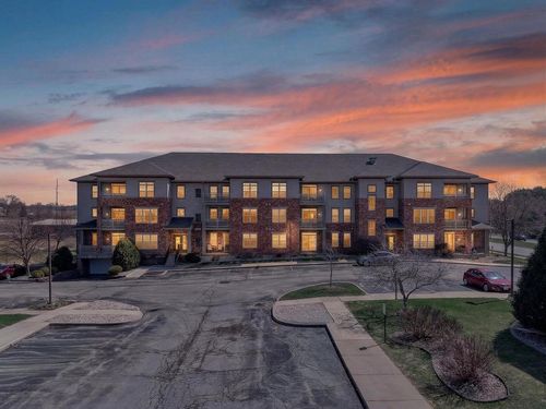 unit-207-6402 Milwaukee St, Madison, WI, 53718-6449 | Card Image