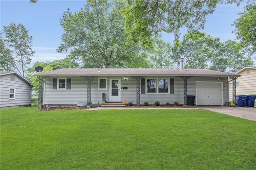 13133 Sycamore Ave, Grandview, MO, 64030-3590 | Card Image